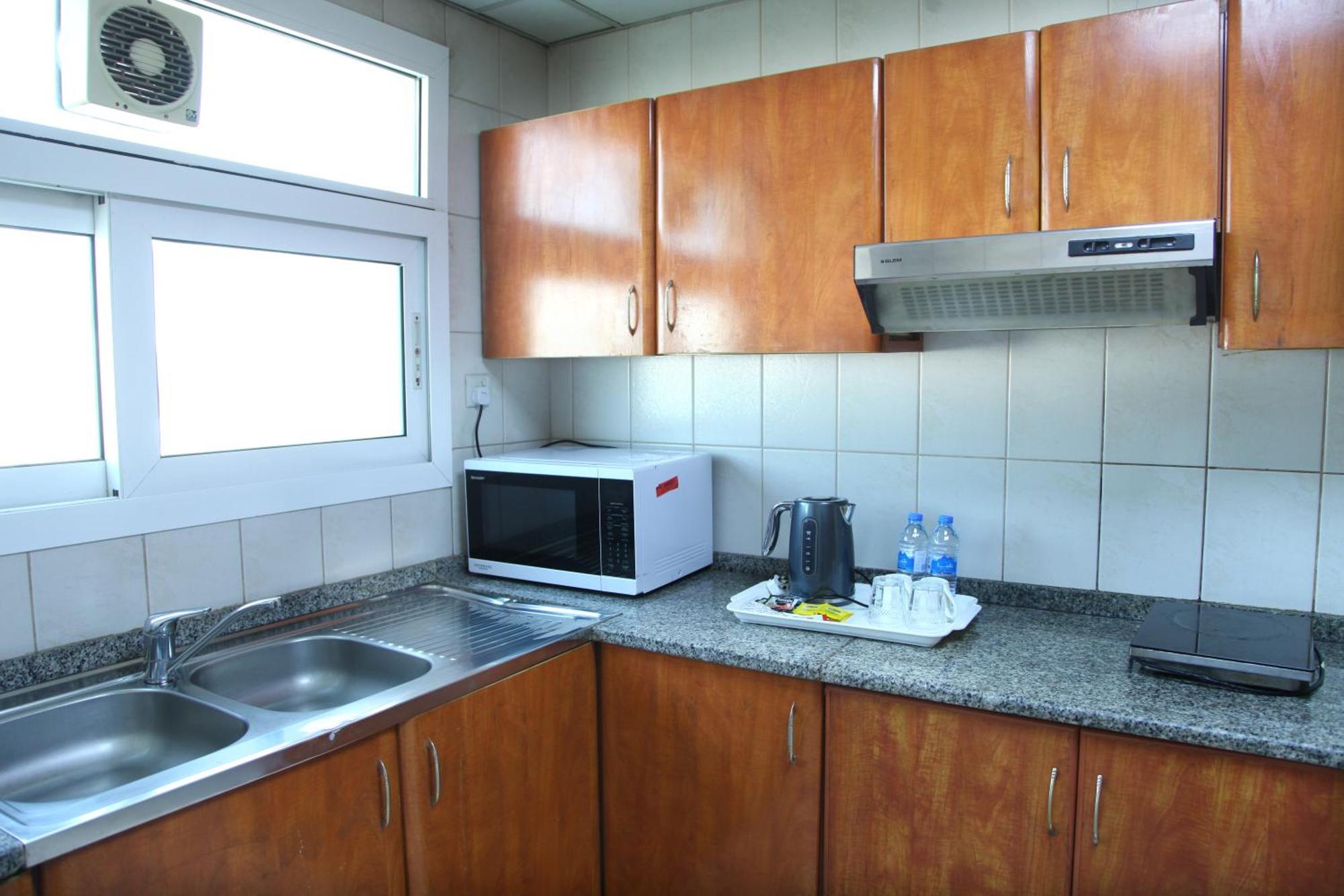 Ruwi Hotel Apartments, Sharjah Exterior photo